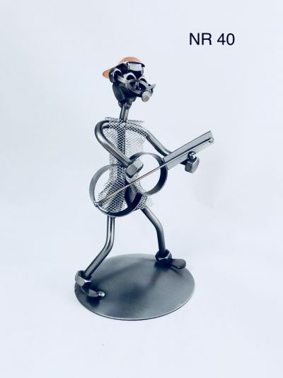 Metalowa figurka gitarzysta