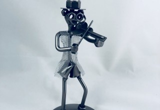 Skrzypek metalowa figurka